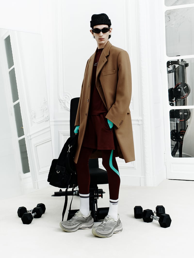Balenciaga's Pre-Fall 2024 collection, the second by creative director Pierpaolo Piccioli, zeroed in on sports through fabrics and aesthetics.