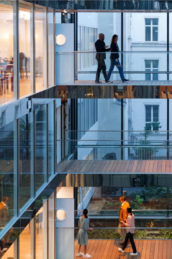 What Fashion and Beauty Professionals Want From Employers