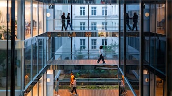 What Fashion and Beauty Professionals Want From Employers